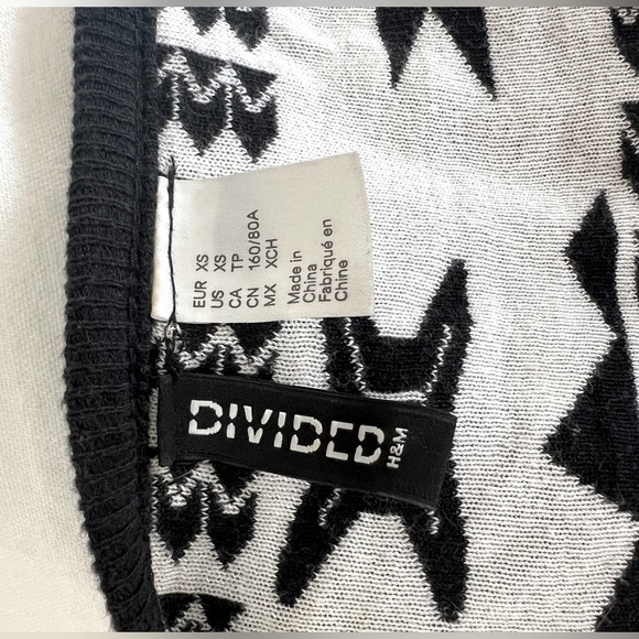 H&M Divided Tribal Pattern Cardigan Size XS - Picture 4 of 4